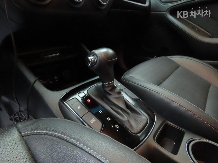 Kia K3 Diesel 1.6 Diesel Deluxe 10