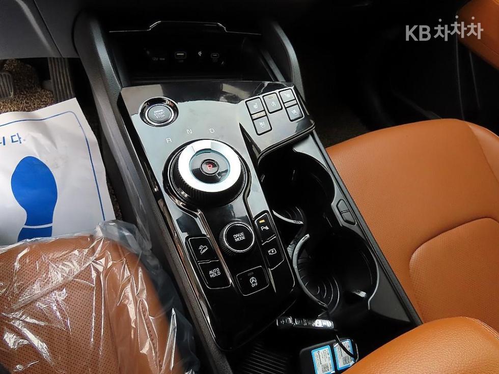 2022 - kia sportage