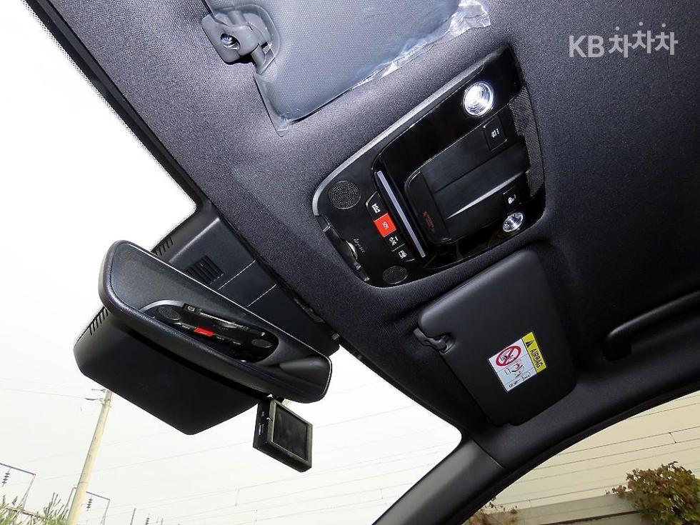 2022 - kia sportage