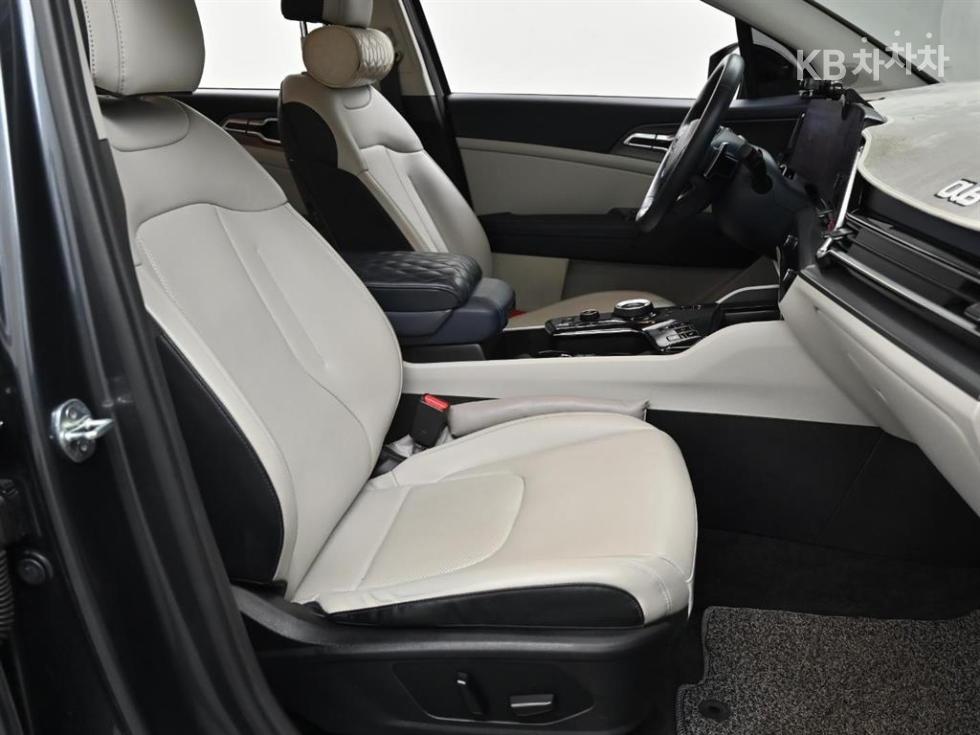 2022 - kia sportage