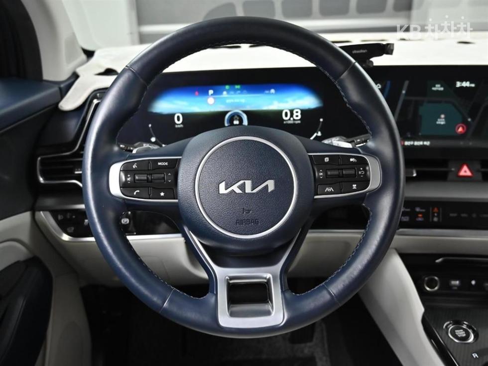 2022 - kia sportage