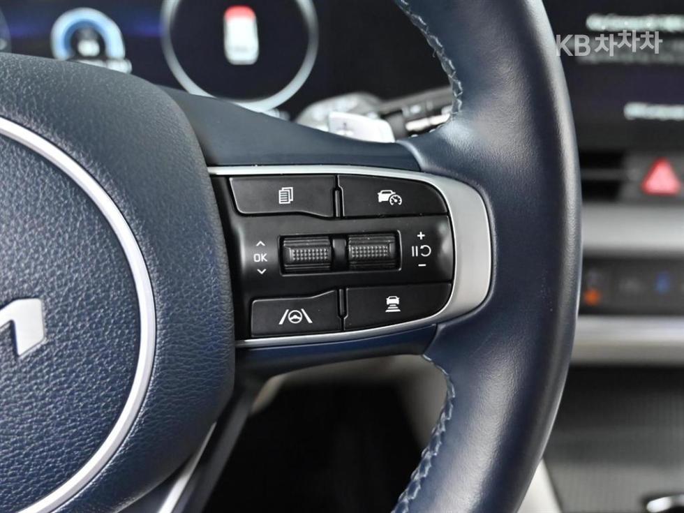2022 - kia sportage