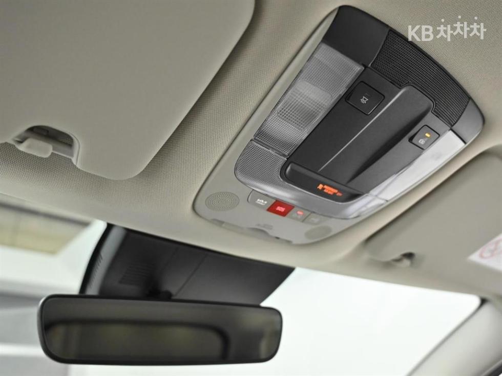 2022 - kia sportage