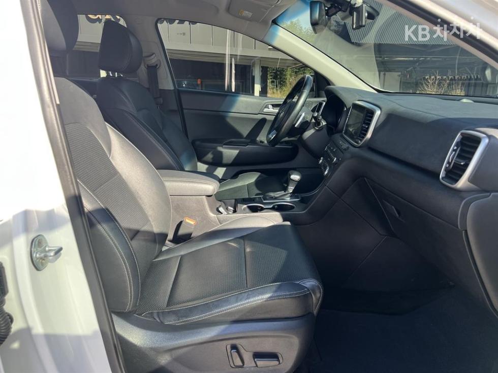2020 - kia sportage