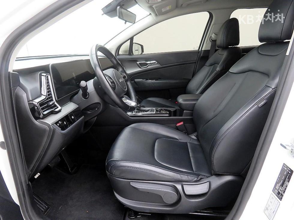 2022 - kia sportage