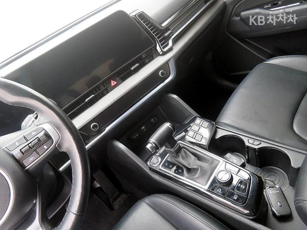 2022 - kia sportage