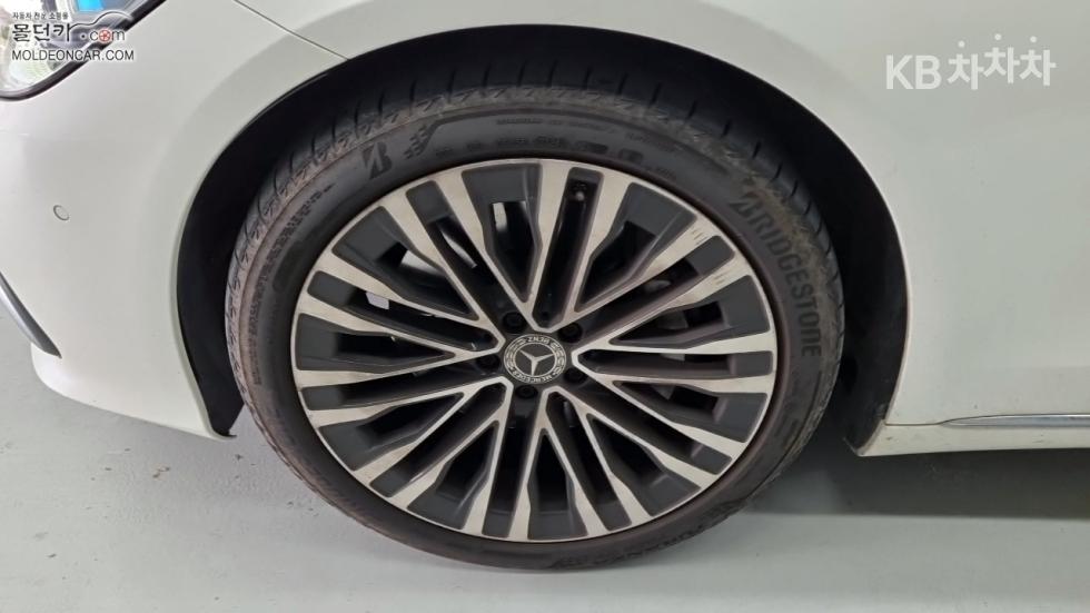 Mercedes-Benz S-klasse — miniaturë 6