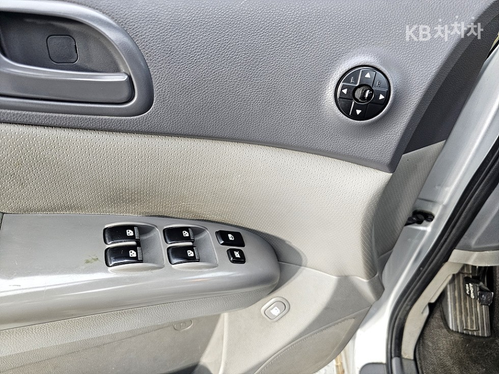 2012 - kia carnival