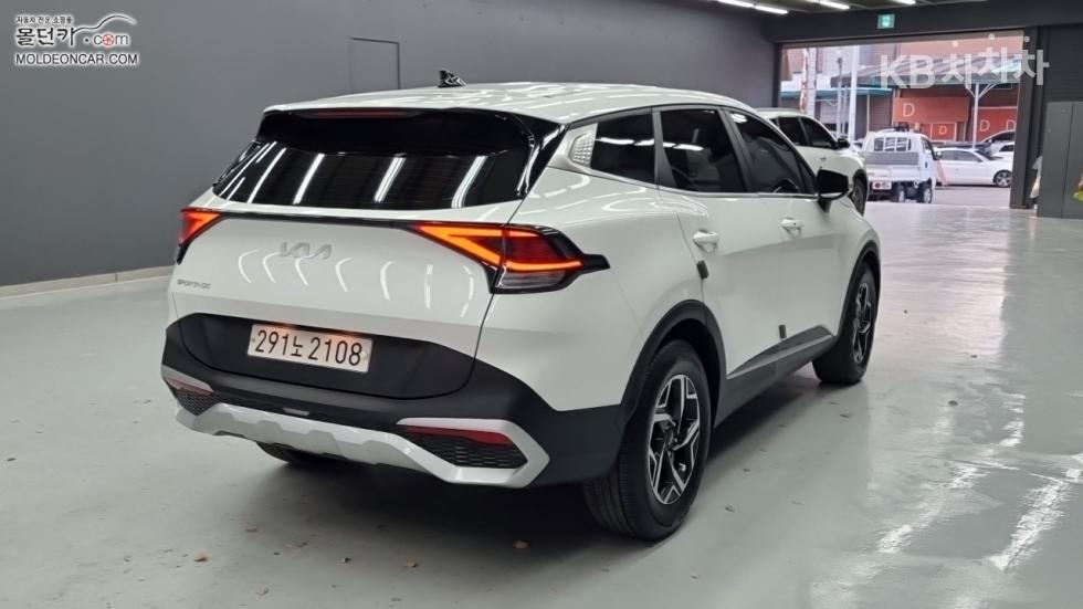 2022 - kia sportage