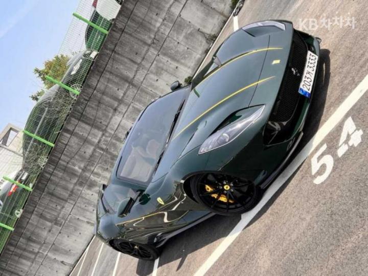 Ferrari 812 6.5 V12 - фото 6