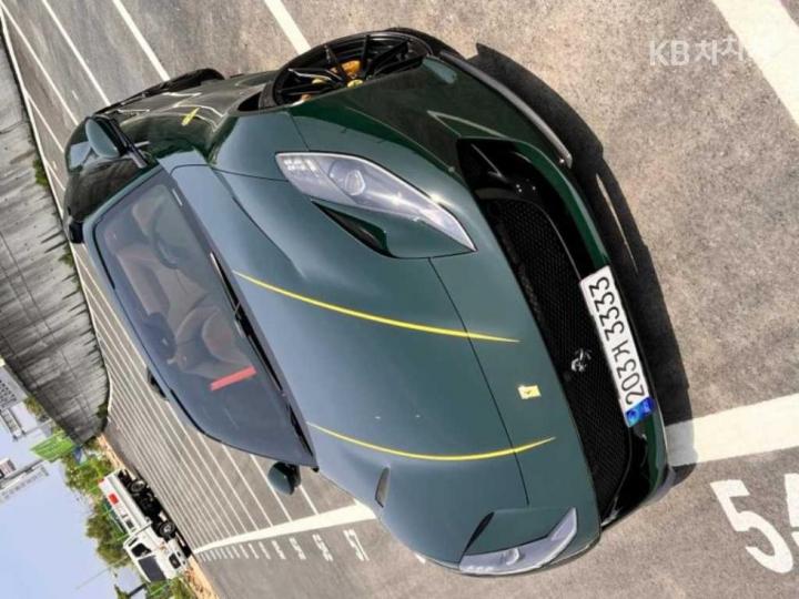 Ferrari 812 6.5 V12 - фото 9