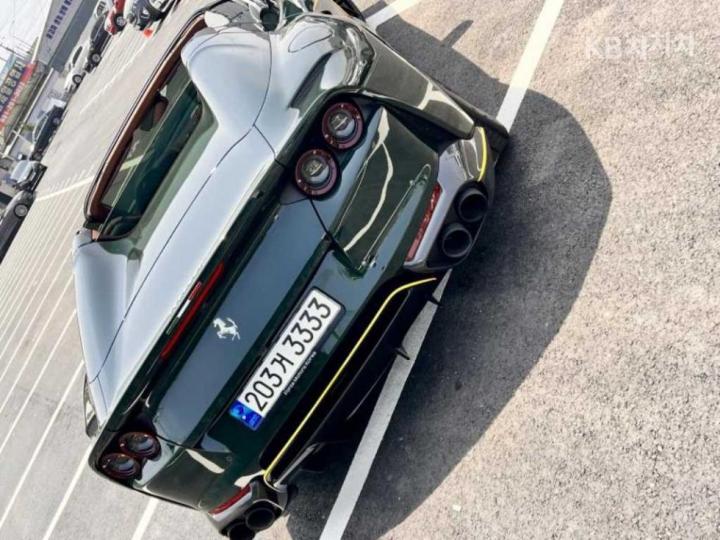 Ferrari 812 6.5 V12 - фото 10