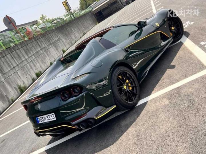 Ferrari 812 6.5 V12 - фото 13