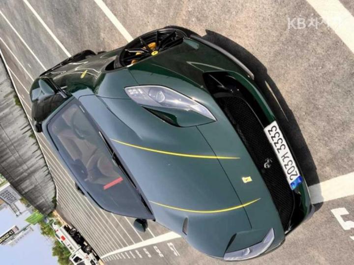 Ferrari 812 6.5 V12 - фото 14