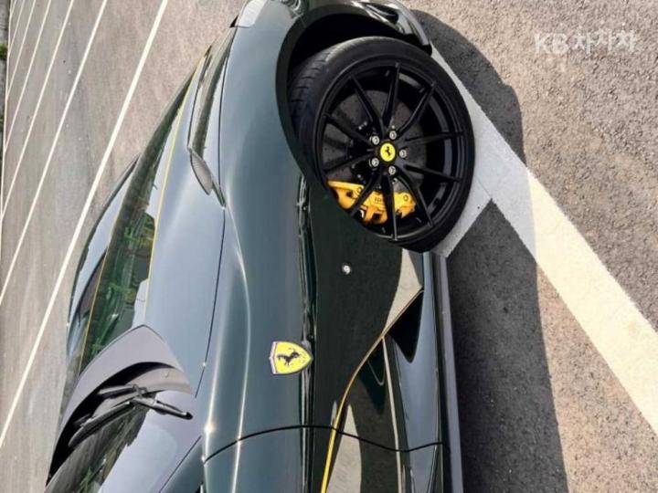 Ferrari 812 6.5 V12 - фото 16