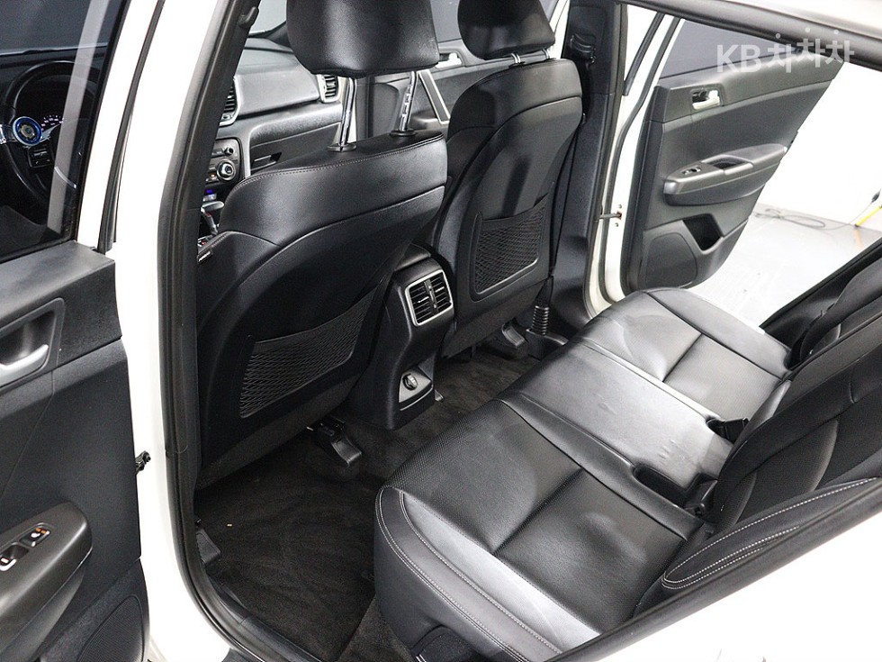2020 - kia sportage
