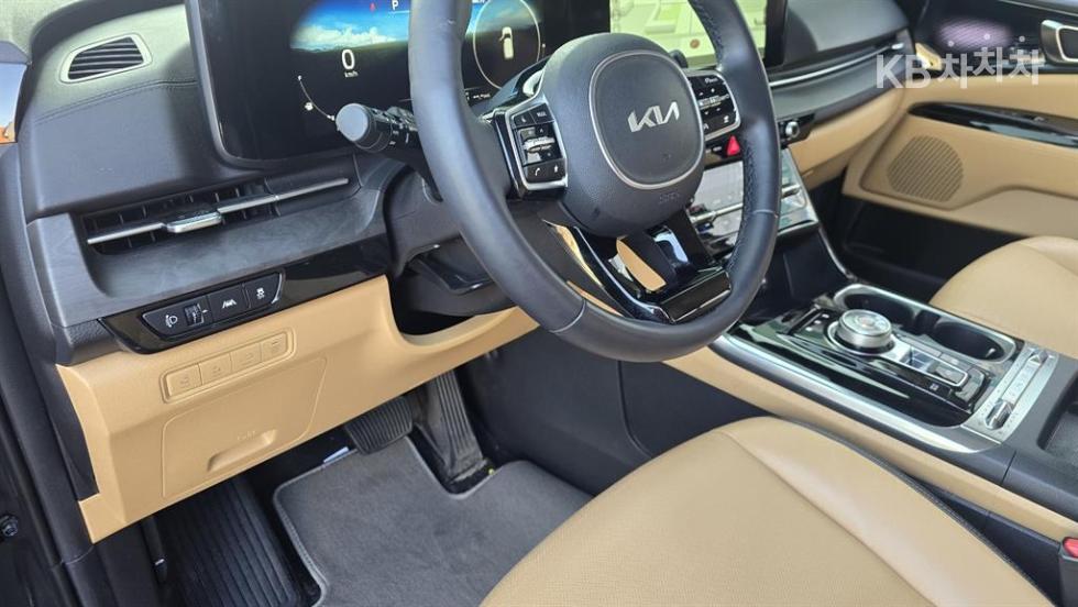 2023 - kia carnival