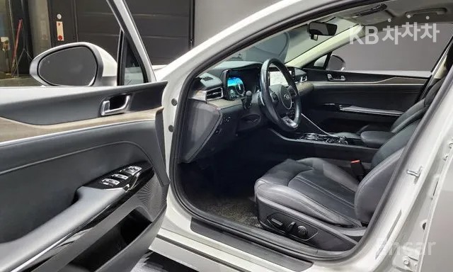2021 - kia k5