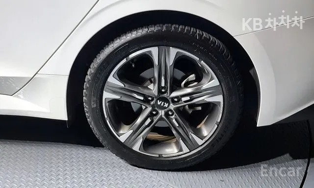 2021 - kia k5
