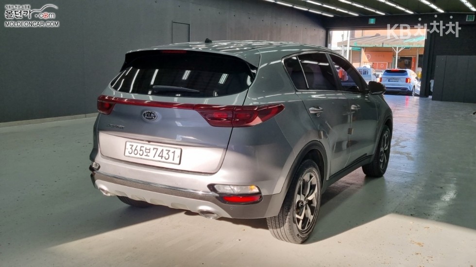 2022 - kia sportage