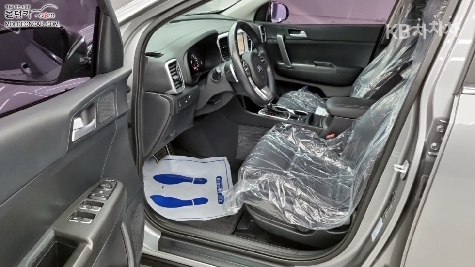 2022 - kia sportage