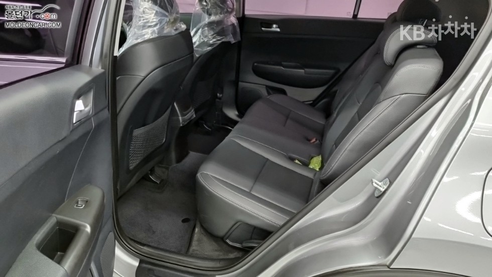 2022 - kia sportage