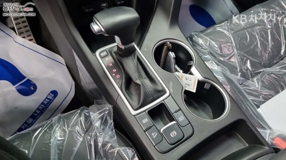 2022 - kia sportage
