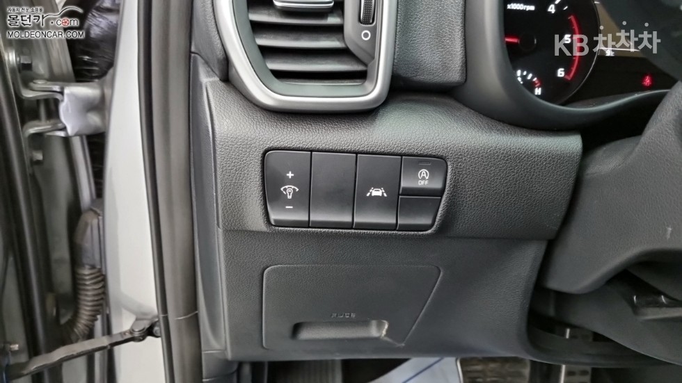 2022 - kia sportage