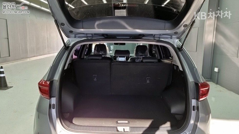 2022 - kia sportage