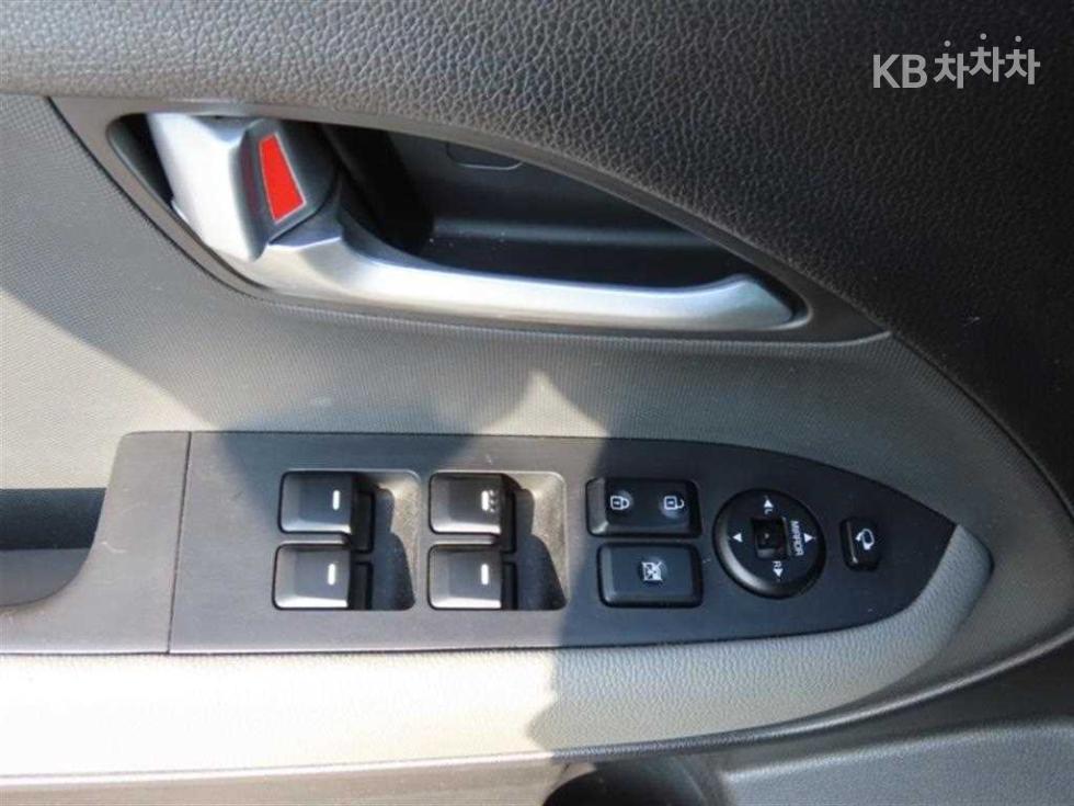 2023 - kia kia