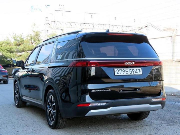 Kia Carnival D2.2 Prestige 4