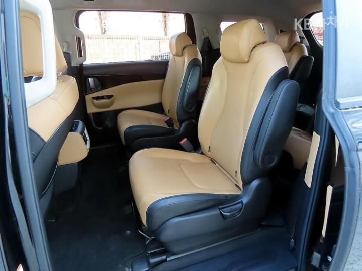 Kia Carnival D2.2 Prestige 7