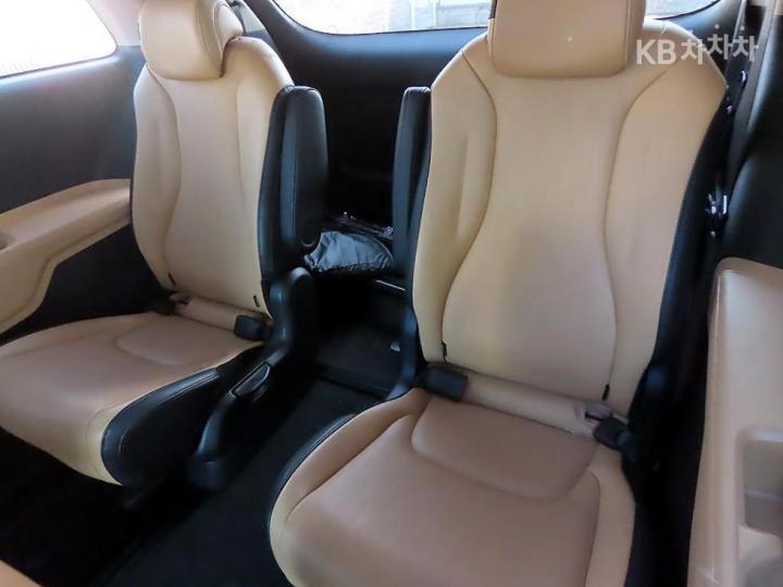Kia Carnival D2.2 Prestige 8