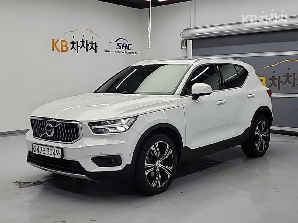 Volvo XC40 T4 AWD Inscription - фото 1