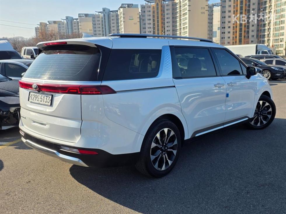 2021 - kia carnival