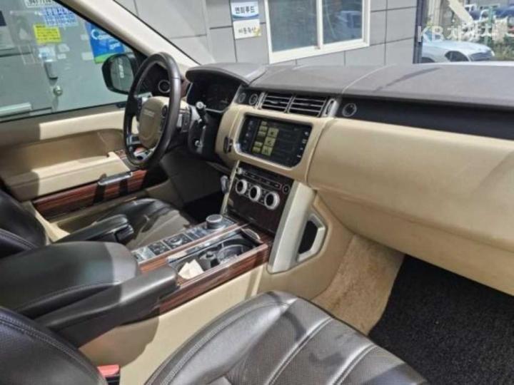Land Rover Range Rover New 4.4 SDV8 Vogue SE 405 6