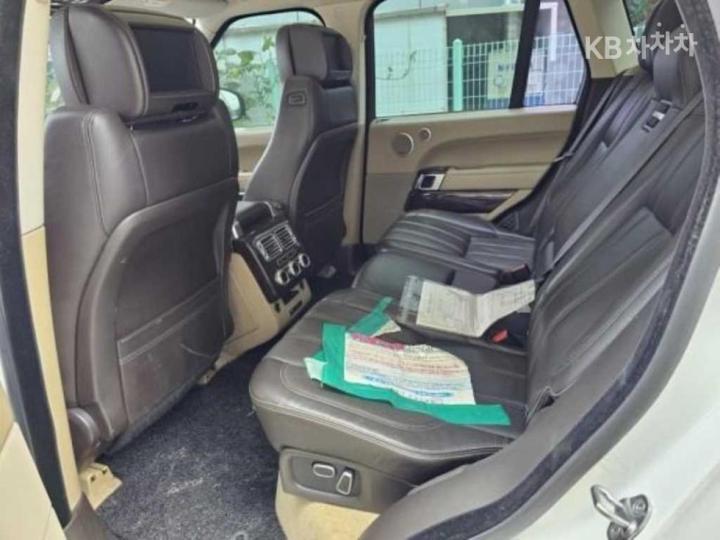 Land Rover Range Rover New 4.4 SDV8 Vogue SE 405 9