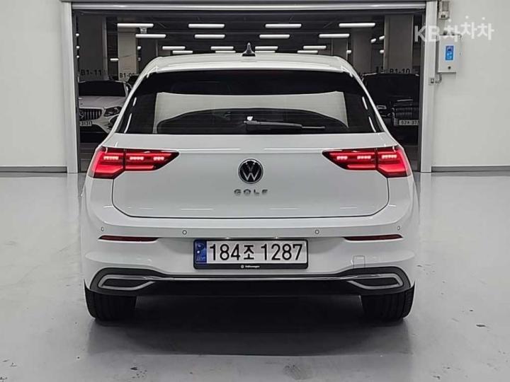 Volkswagen Golf The 8 MK8 2.0 TDI Prestige 4