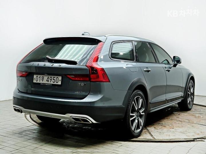 Volvo V90 CC D5 Pro AWD 5