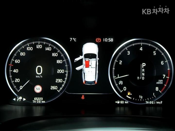 Volvo V90 CC D5 Pro AWD 7