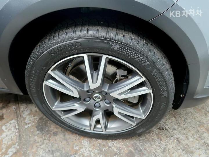 Volvo V90 CC D5 Pro AWD 9