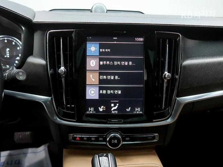 Volvo V90 CC D5 Pro AWD 10