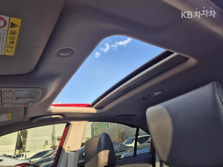 Hyundai Verna 1.4 DOHC Gasoline TOP 8