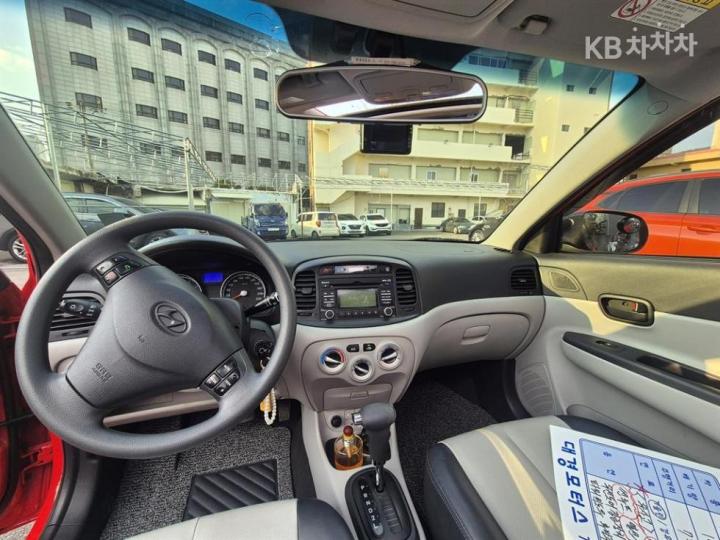 Hyundai Verna 1.4 DOHC Gasoline TOP 9
