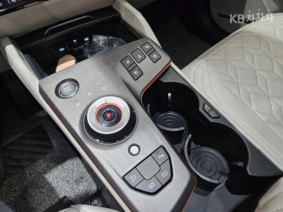 2025 - kia sportage