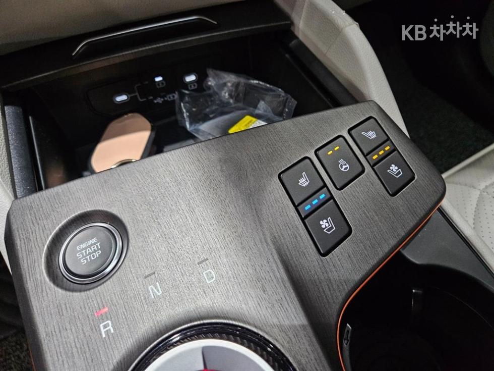 2025 - kia sportage