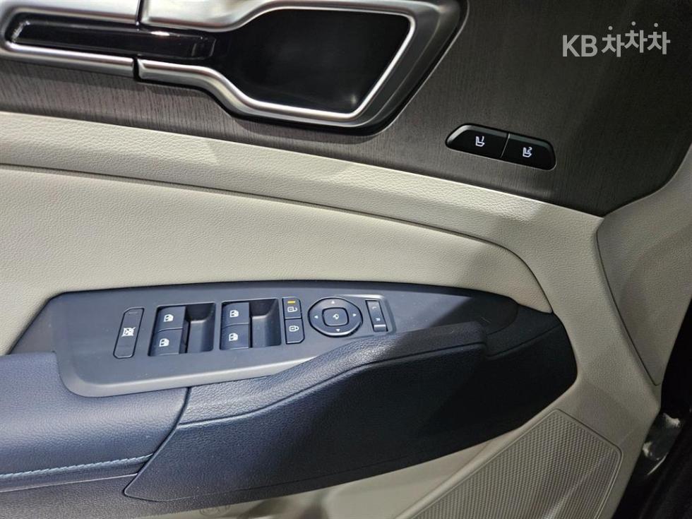 2025 - kia sportage