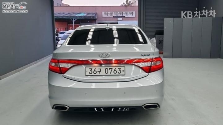 Hyundai Grandeur Hybrid Premium 5