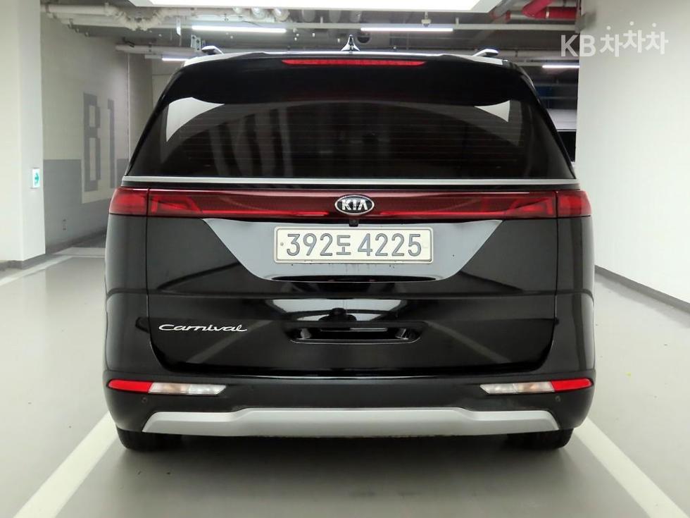 2021 - kia carnival