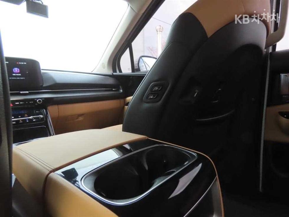 2021 - kia carnival